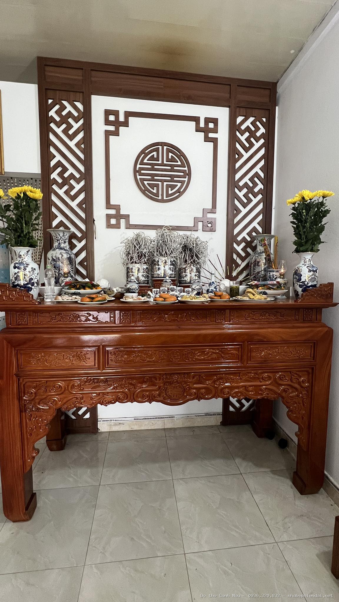 Phòng thờ Phật kết hợp gia tiên Nhật Quang - Kho bàn thờ hiện đại